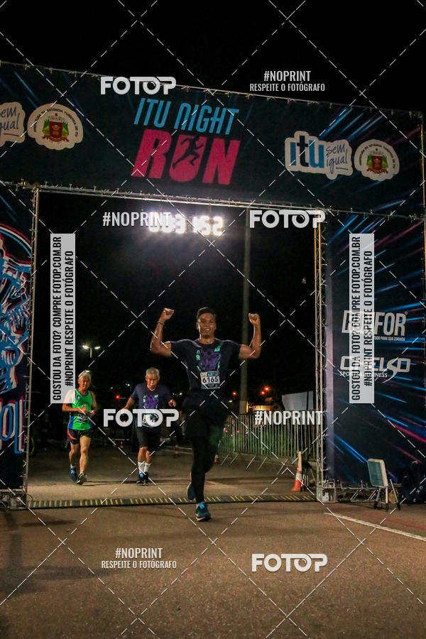 Buy your photos of the eventItu Night Run on Fotop