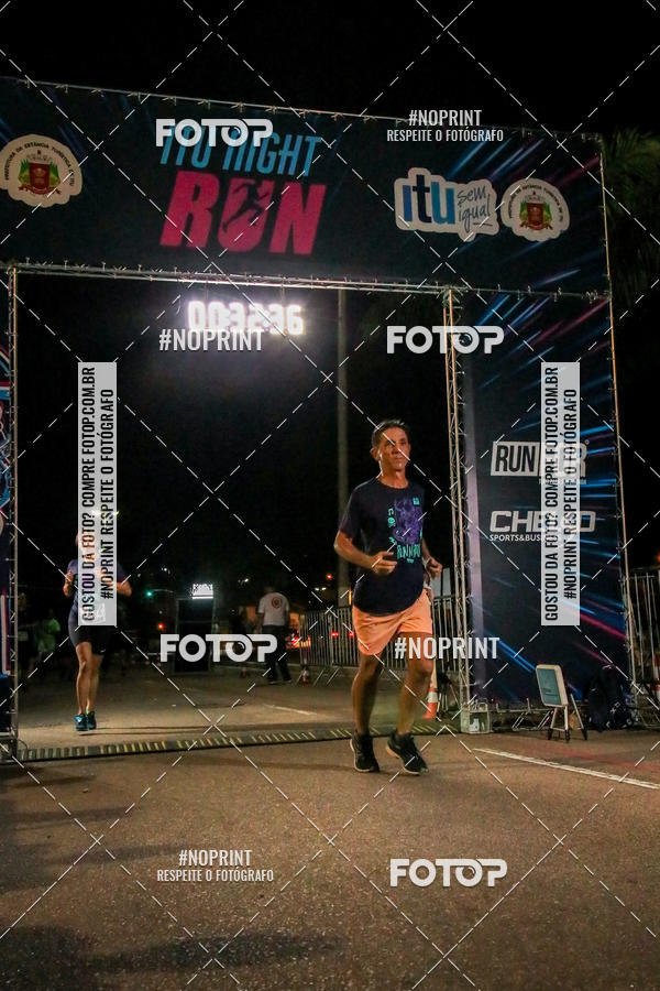 Buy your photos of the eventItu Night Run on Fotop