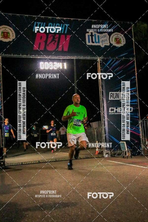 Buy your photos of the eventItu Night Run on Fotop