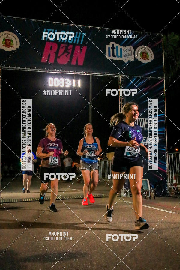 Buy your photos of the eventItu Night Run on Fotop