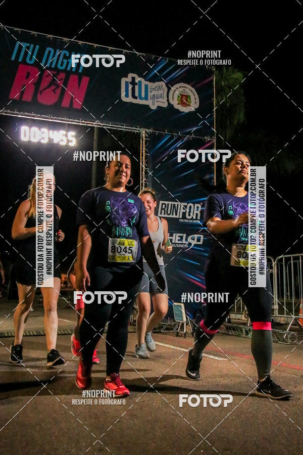 Buy your photos of the eventItu Night Run on Fotop