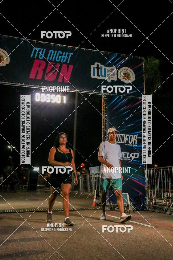 Buy your photos of the eventItu Night Run on Fotop