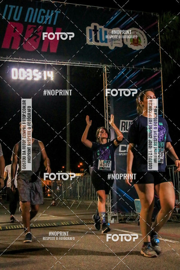 Buy your photos of the eventItu Night Run on Fotop