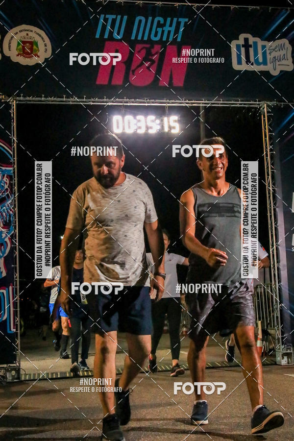 Buy your photos of the eventItu Night Run on Fotop