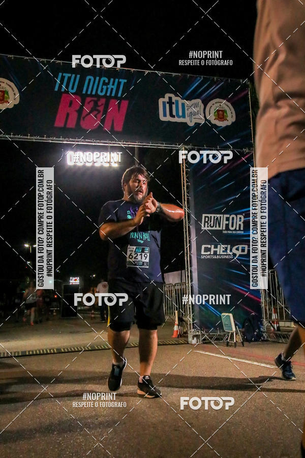 Buy your photos of the eventItu Night Run on Fotop