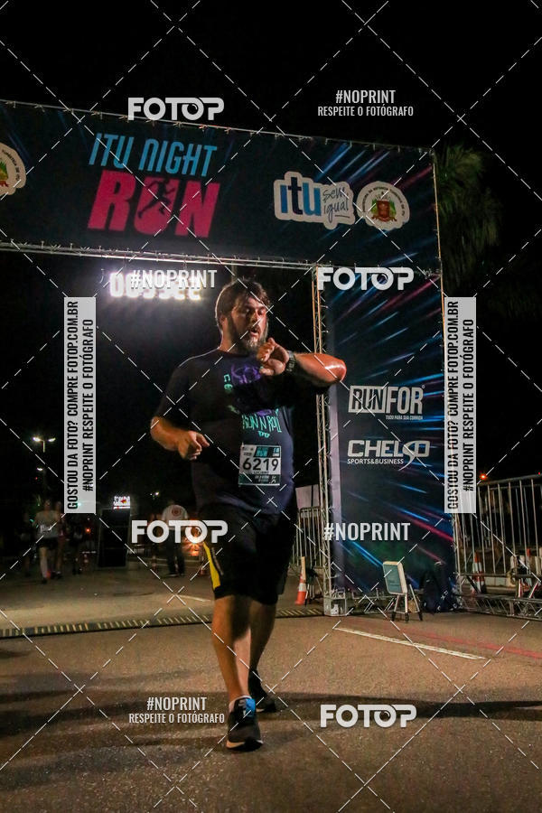 Buy your photos of the eventItu Night Run on Fotop