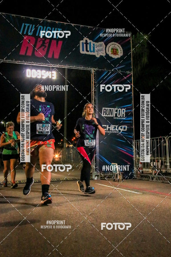 Buy your photos of the eventItu Night Run on Fotop