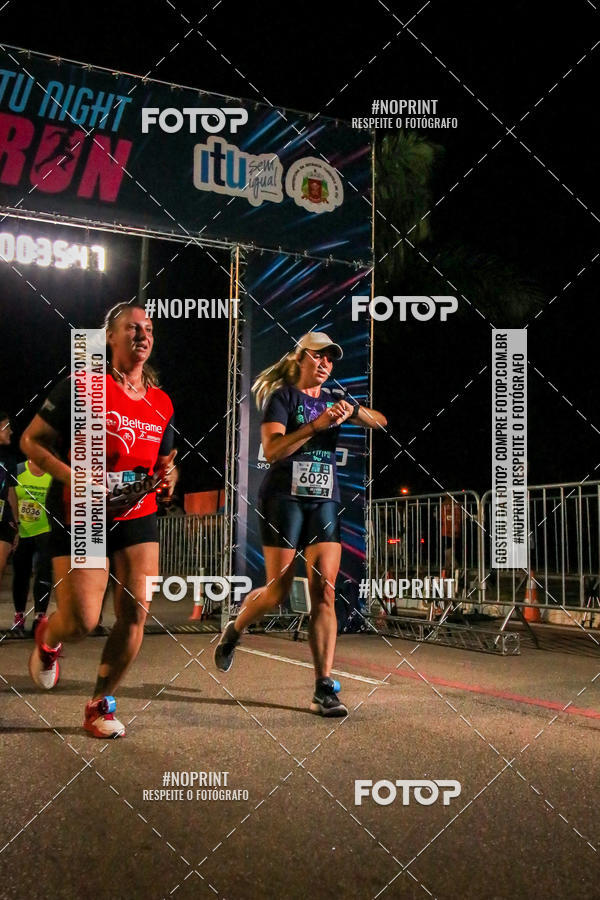 Buy your photos of the eventItu Night Run on Fotop