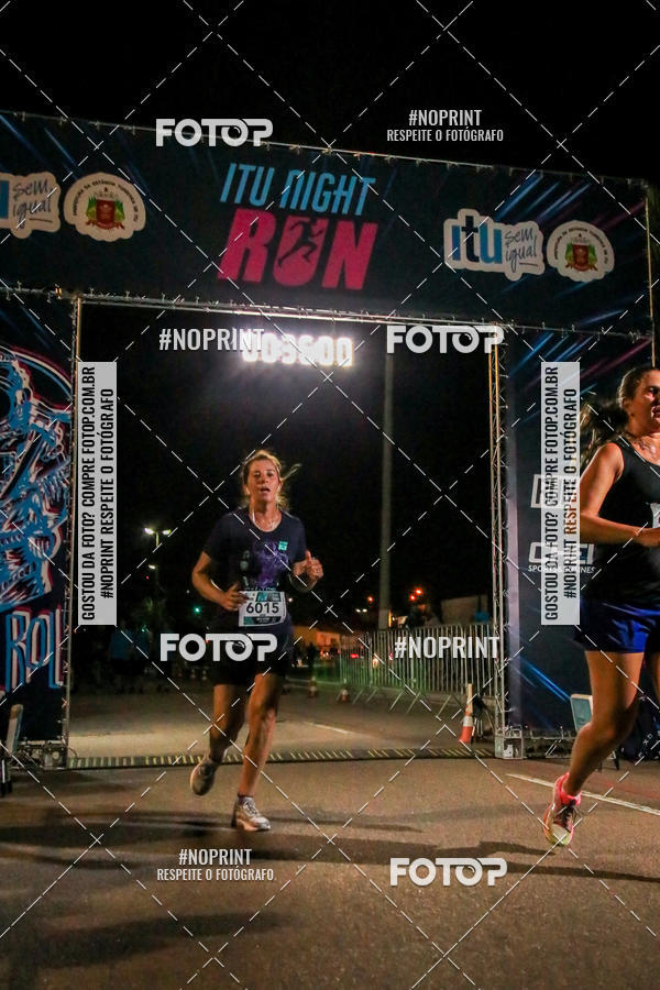 Buy your photos of the eventItu Night Run on Fotop