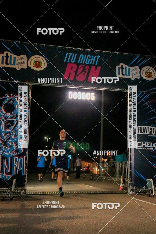 Buy your photos of the eventItu Night Run on Fotop