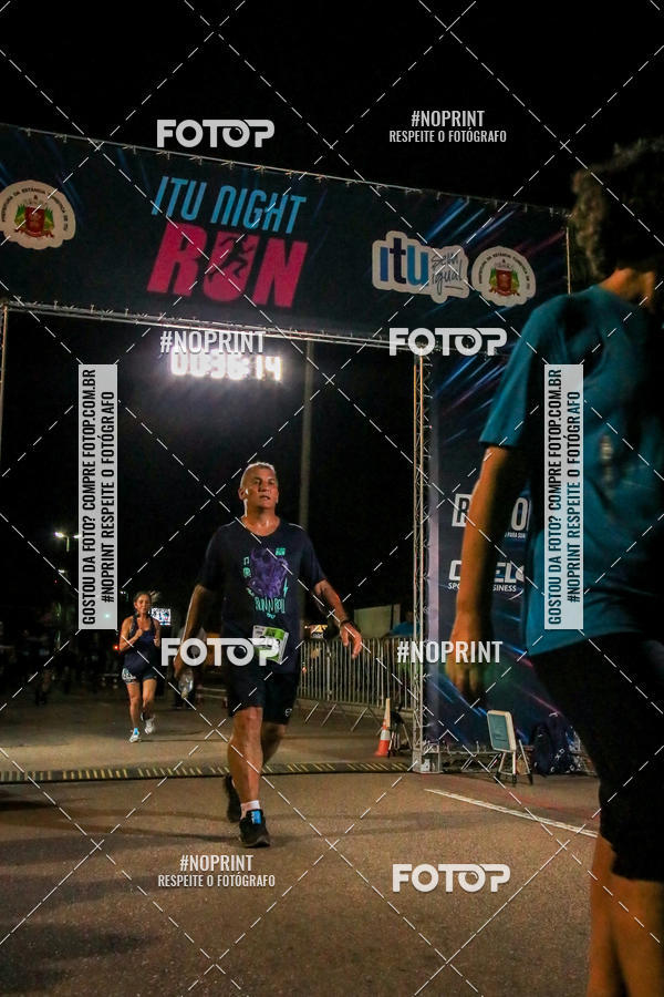 Buy your photos of the eventItu Night Run on Fotop