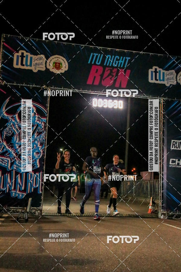 Buy your photos of the eventItu Night Run on Fotop