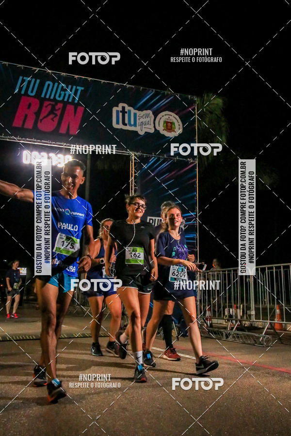 Buy your photos of the eventItu Night Run on Fotop