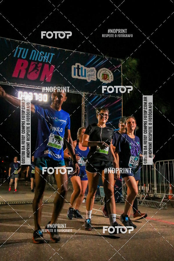 Buy your photos of the eventItu Night Run on Fotop