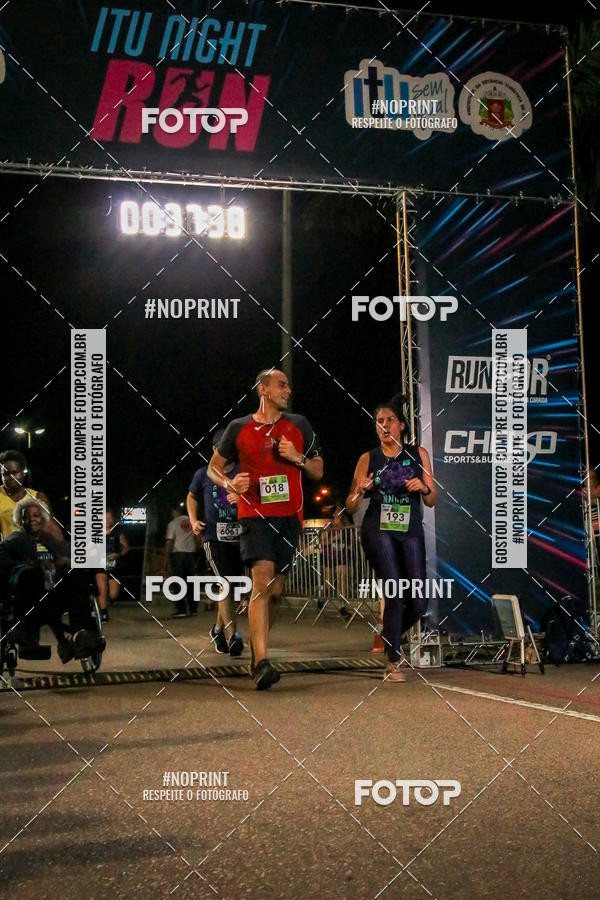 Buy your photos of the eventItu Night Run on Fotop