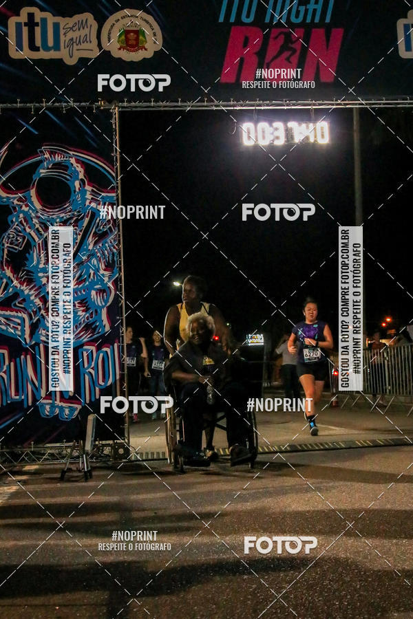 Buy your photos of the eventItu Night Run on Fotop