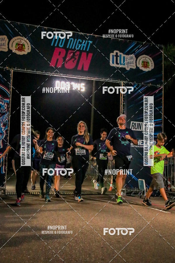 Buy your photos of the eventItu Night Run on Fotop