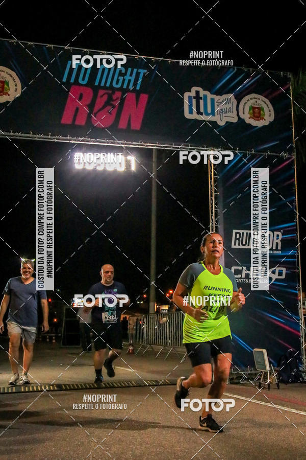 Buy your photos of the eventItu Night Run on Fotop