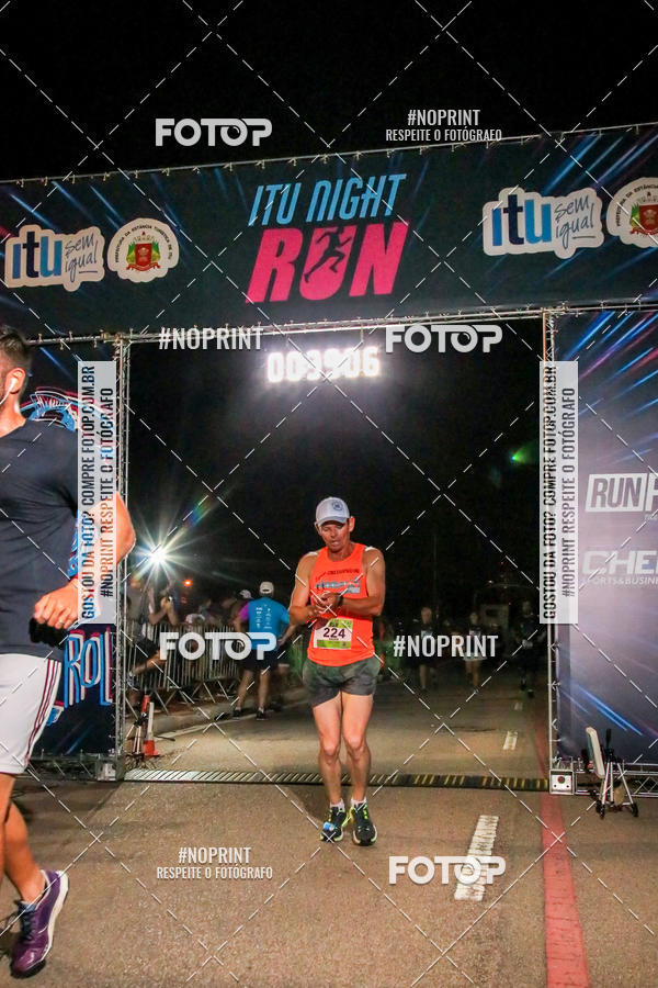Buy your photos of the eventItu Night Run on Fotop
