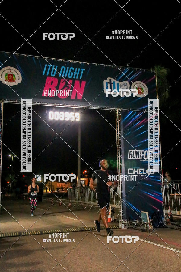 Buy your photos of the eventItu Night Run on Fotop