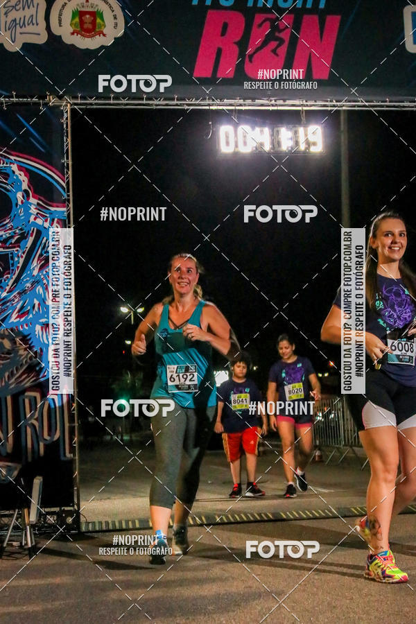 Buy your photos of the eventItu Night Run on Fotop