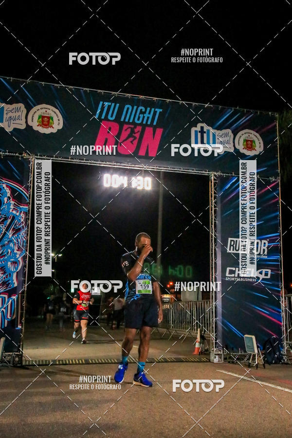 Buy your photos of the eventItu Night Run on Fotop