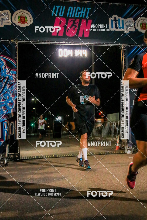 Buy your photos of the eventItu Night Run on Fotop