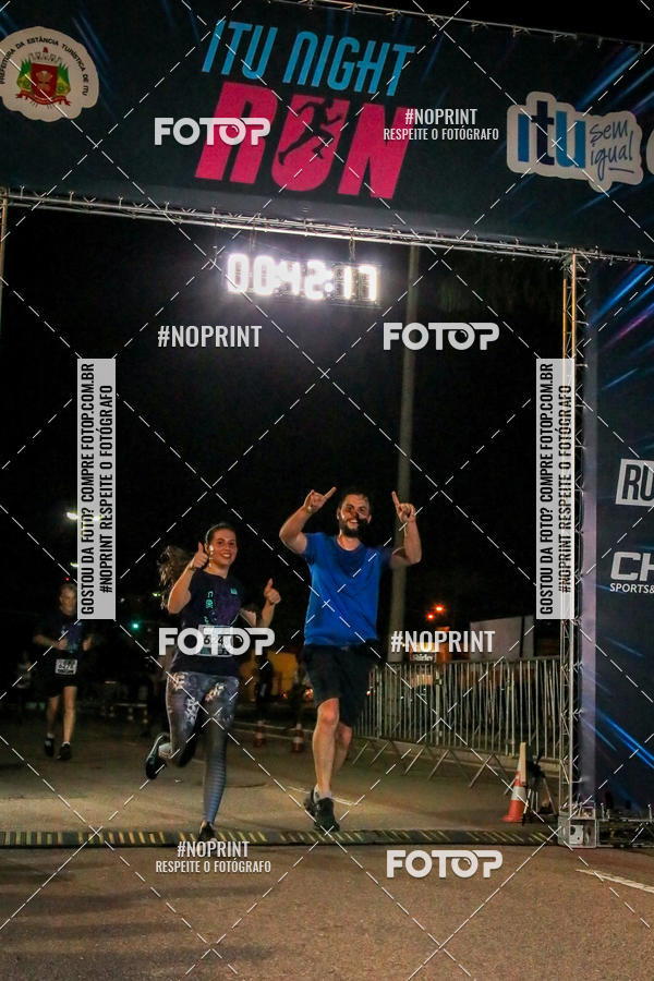 Buy your photos of the eventItu Night Run on Fotop