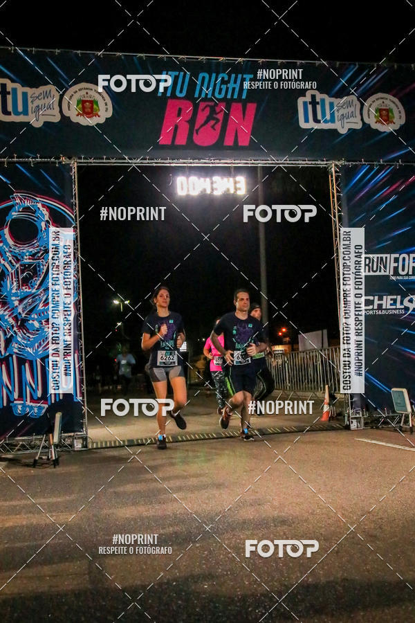 Buy your photos of the eventItu Night Run on Fotop