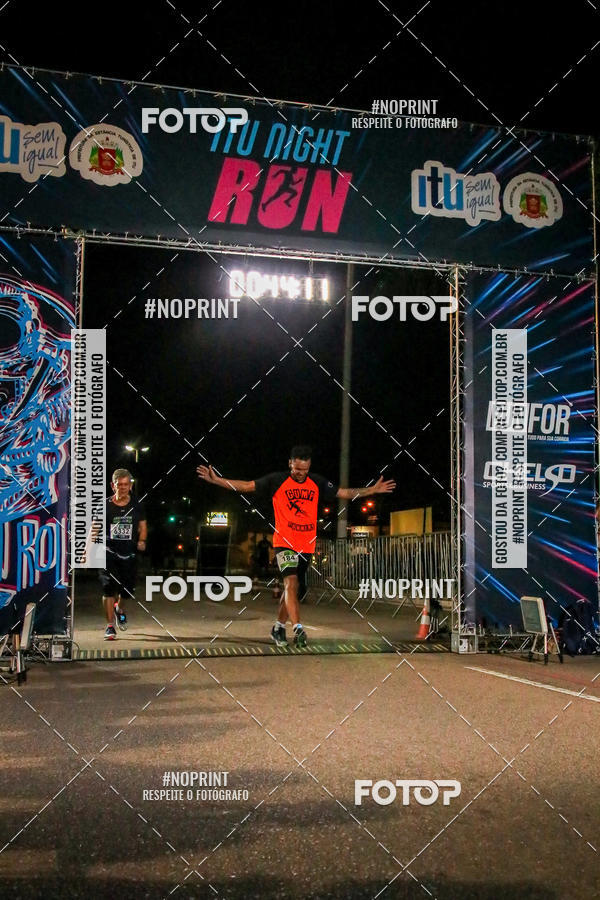Buy your photos of the eventItu Night Run on Fotop
