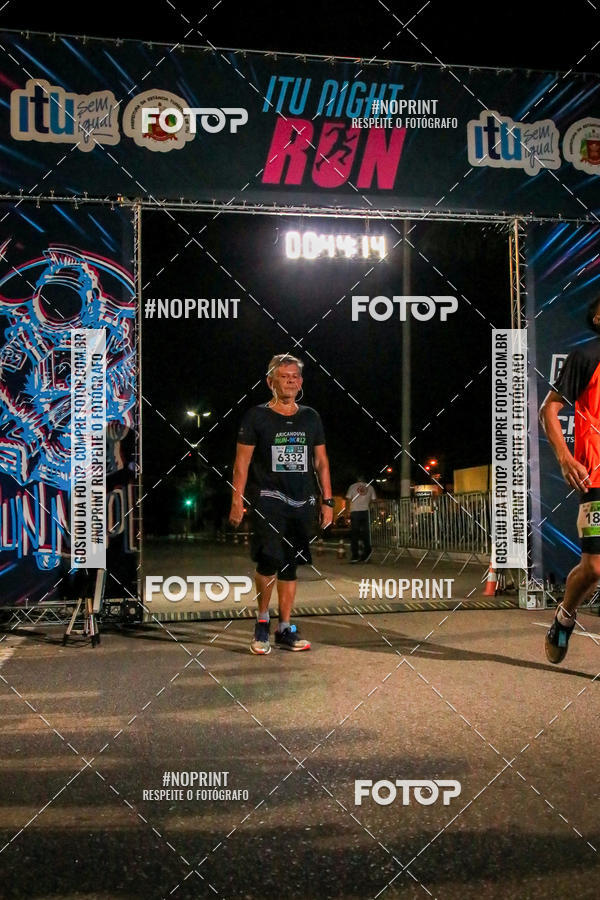 Buy your photos of the eventItu Night Run on Fotop
