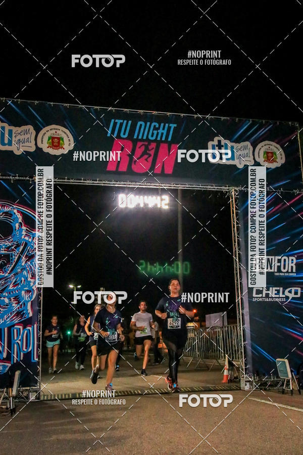 Buy your photos of the eventItu Night Run on Fotop