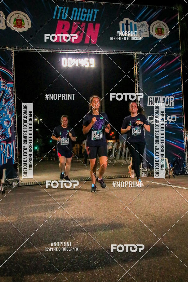 Buy your photos of the eventItu Night Run on Fotop