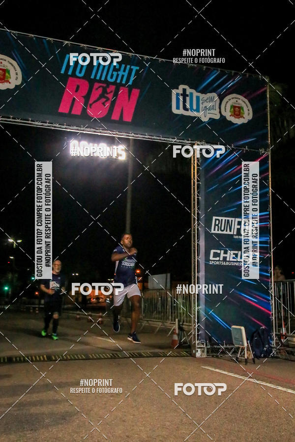 Buy your photos of the eventItu Night Run on Fotop