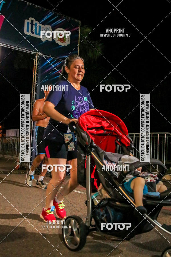 Buy your photos of the eventItu Night Run on Fotop