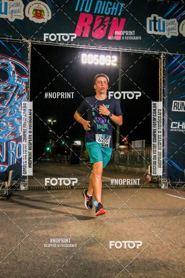Buy your photos of the eventItu Night Run on Fotop