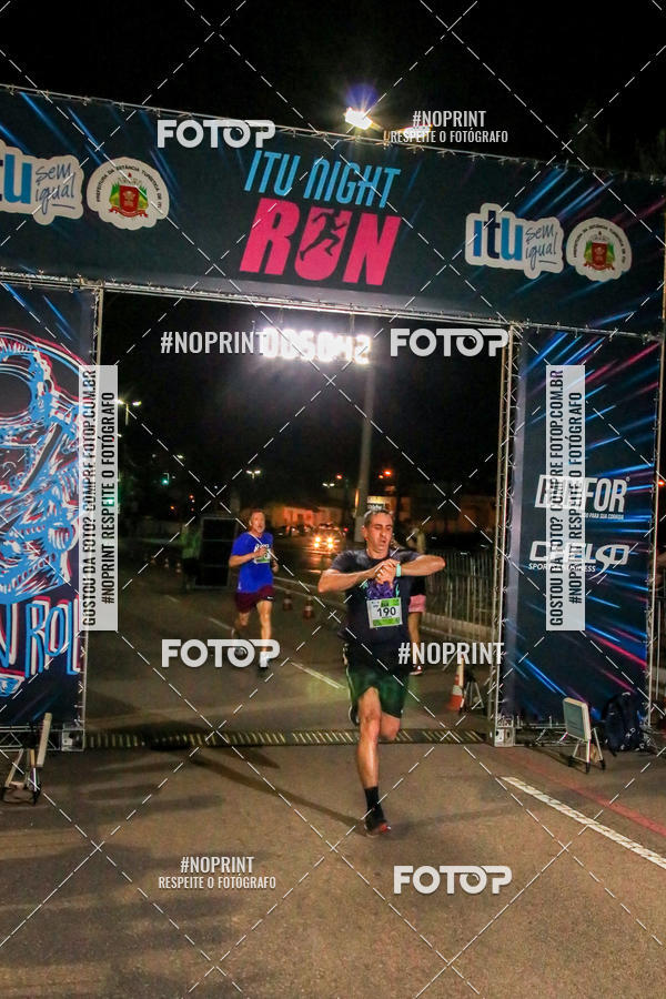 Buy your photos of the eventItu Night Run on Fotop