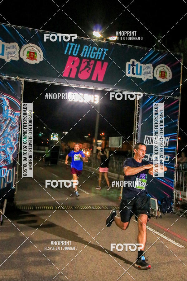 Buy your photos of the eventItu Night Run on Fotop