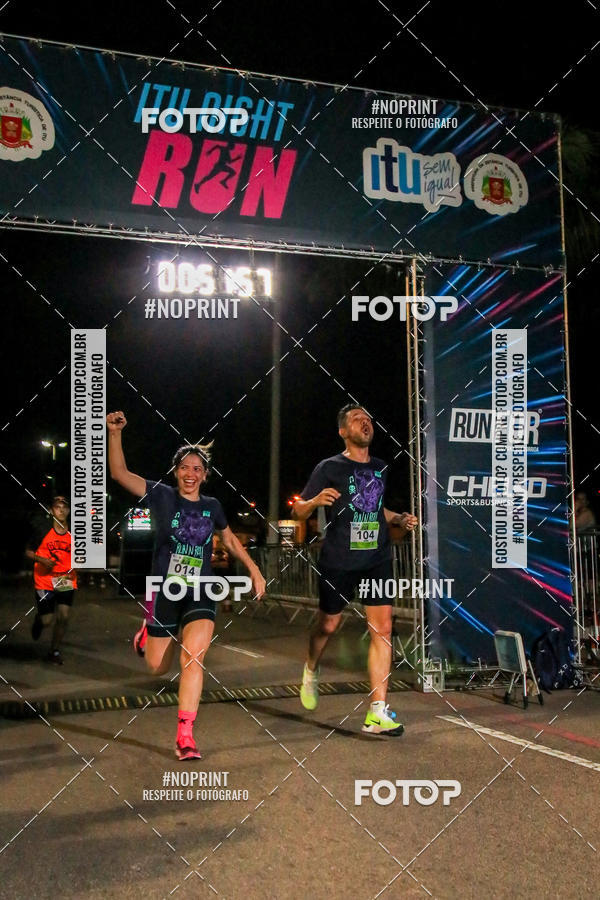 Buy your photos of the eventItu Night Run on Fotop
