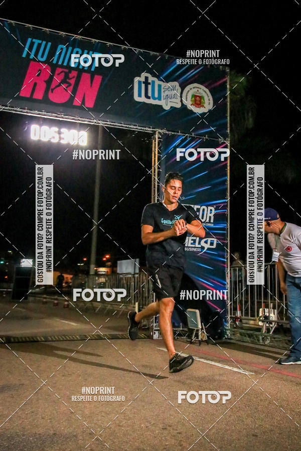 Buy your photos of the eventItu Night Run on Fotop