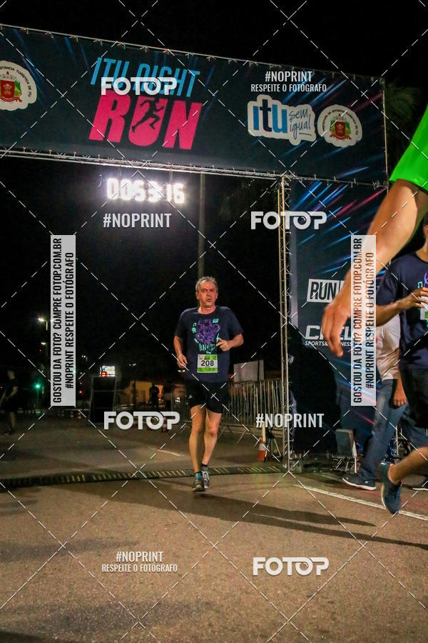 Buy your photos of the eventItu Night Run on Fotop