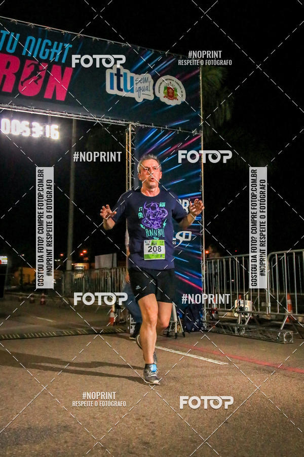 Buy your photos of the eventItu Night Run on Fotop