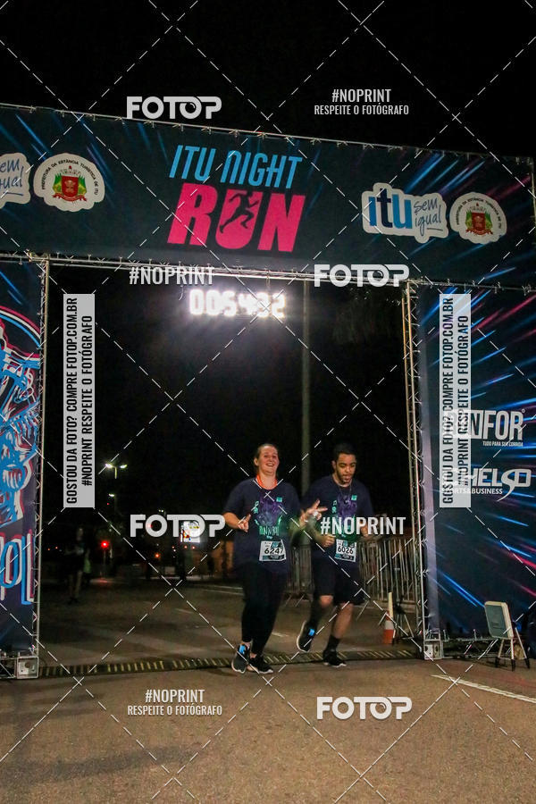Buy your photos of the eventItu Night Run on Fotop