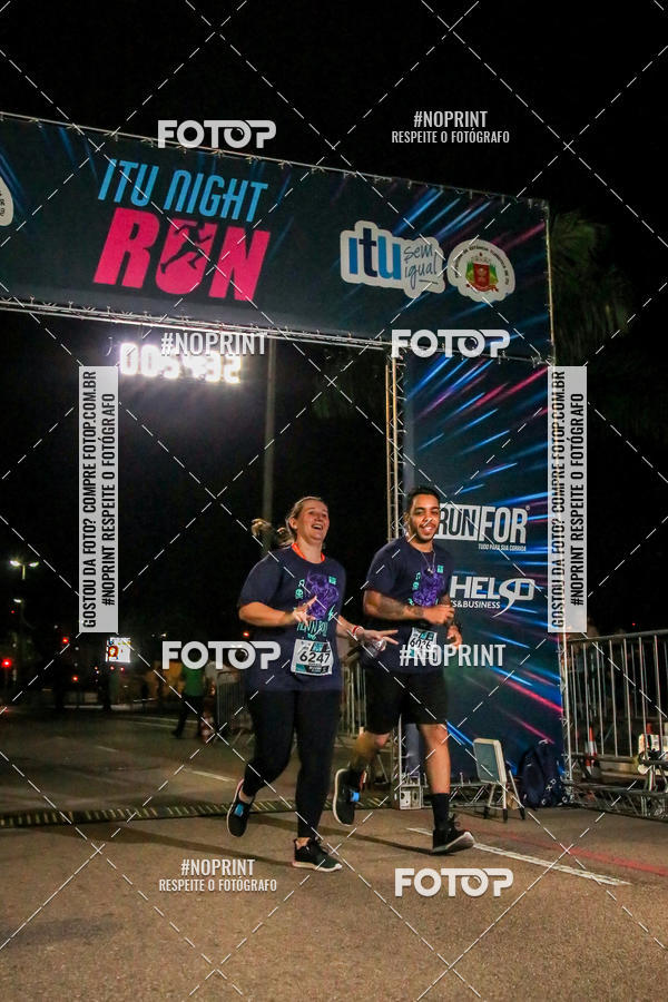 Buy your photos of the eventItu Night Run on Fotop