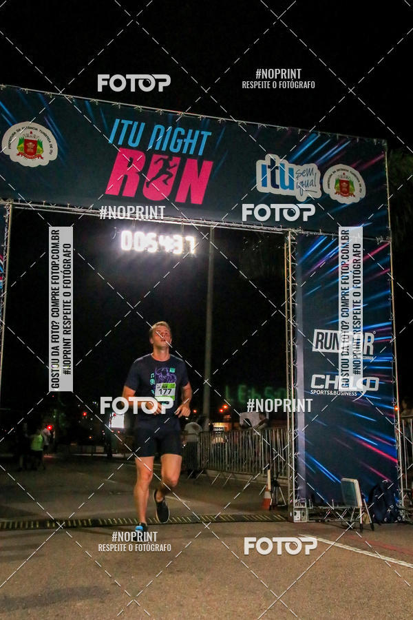 Buy your photos of the eventItu Night Run on Fotop