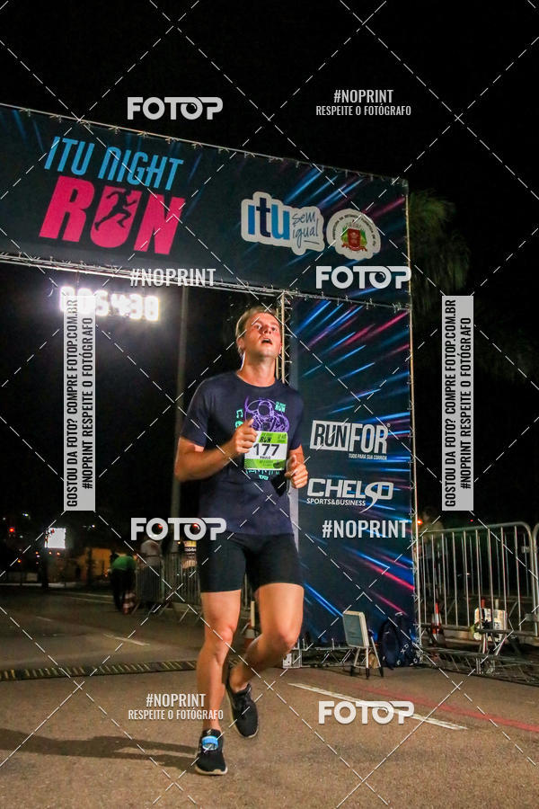 Buy your photos of the eventItu Night Run on Fotop