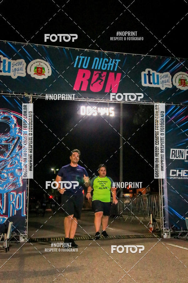 Buy your photos of the eventItu Night Run on Fotop