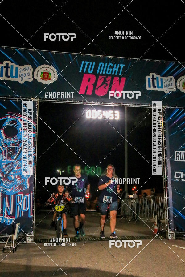 Buy your photos of the eventItu Night Run on Fotop