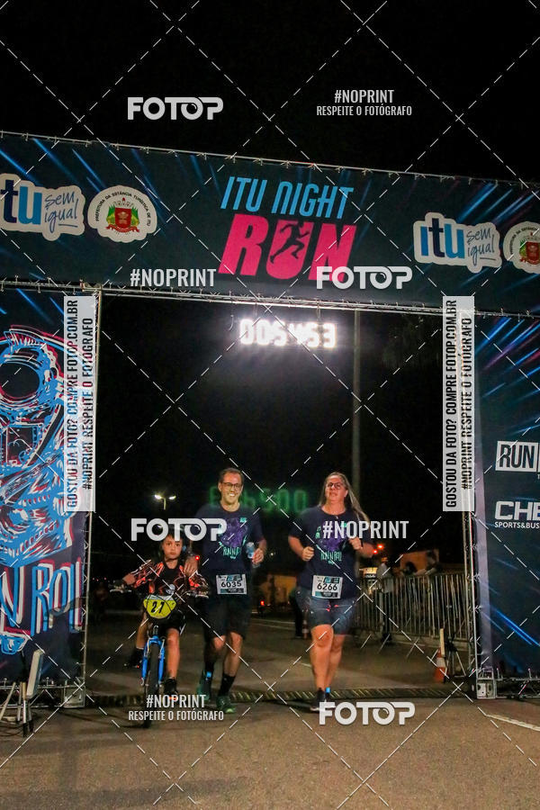Buy your photos of the eventItu Night Run on Fotop