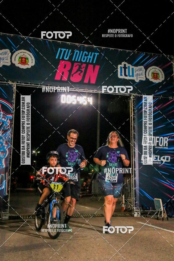 Buy your photos of the eventItu Night Run on Fotop
